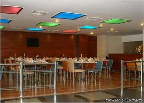 Hotel One Sialkot Restoran foto
